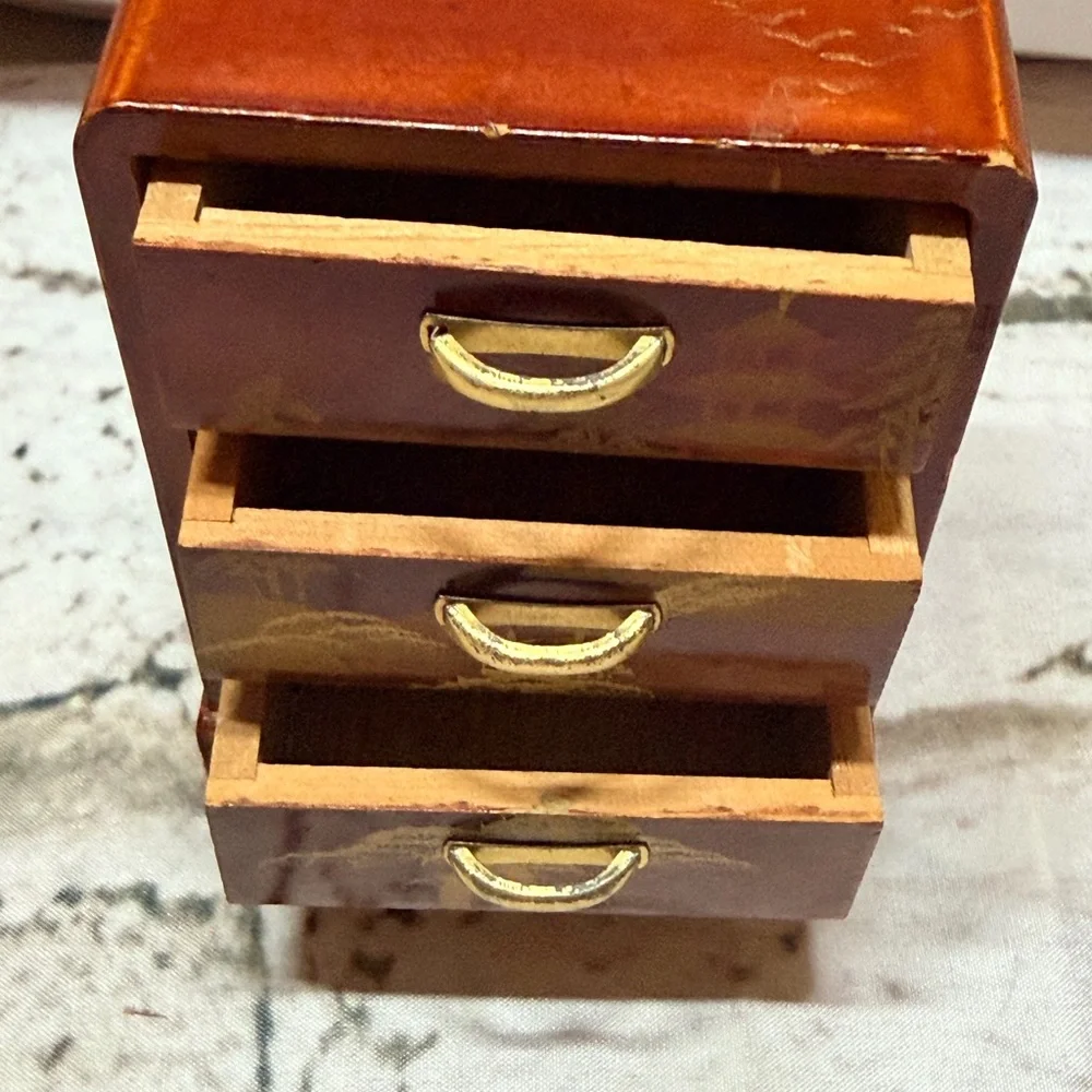 Vintage Japanese‎ Lacquer Jewelry Box Chest Gold Hand Painted Trinket Storage